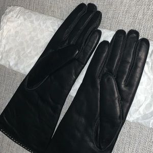 COACH Leather Gloves (BRAND NEW!)